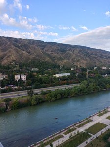 1+1 с прекрасным видом на реку и горы в Тбилиси, ж/к Dirsi, Тбилиси — 1+1 комн.