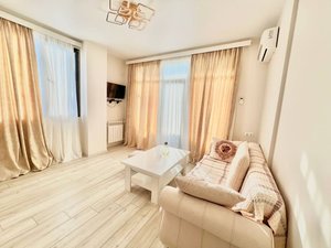 Сдается светлая и просторная студия 35 м², Батуми — Сту комн.