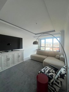 Продается 2-х комнатная квартира с балконом, в ЖК PORTA TOWER BATUMI, Батуми — 1+1 комн.