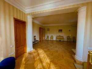 Apartment for sale in Saburtalo on Kartozia Street., Тбилиси — 4+ комн.