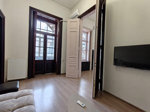 Apartment for sale in Chugureti on Agmashenebeli Avenue., Тбилиси — 4+ комн.