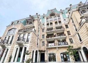 🏠Продается 4х комнатная квартира, 140 м2 в центре Старого Города , Батуми — 2+1 комн.
