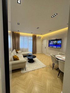 Квартира с дизайнерским ремонтом и панорамным видом! 2+1, Батуми — 2+1 комн.
