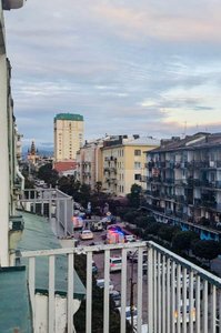  7-комнатная квартира в центре города, Батуми — 5+ комн.