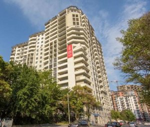 Apartment for sale in Avlabari on Bochorma Street., Тбилиси — 3+1 комн.