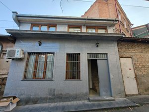Apartment for sale in Mtatsminda on Besiki Street., Тбилиси — 2+1 комн.