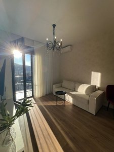 Уютная 1+1 в новом жк и рядом с метро, Тбилиси — 1+1 комн.