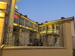 2-3 этаж в доме на Хлебной площади Тбилиси, Тбилиси — 4+ комн.
