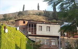 Apartment for sale in Sololaki on Gomi Street., Тбилиси — 4+ комн.
