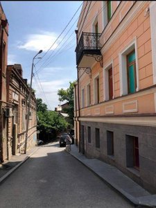 Apartment for sale in Sololaki on Betlemi Street., Тбилиси — 1+1 комн.