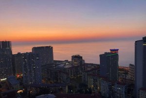 1+1 рядом на Аллее героев с видом на море , Батуми — 1+1 комн.