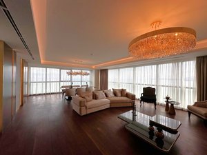 Продается пентхаус, площадью 358 м2, в ЖК PORTA BATUMI TOWER., Батуми — 4+ комн.
