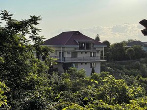 🌟 Инвест-объект у моря 🏨 Действующий отель + участок 1 500 м² 📍 Махинджаури, Батуми • 300 м до моря 🌊 • 5 км до центра • 2 км до Ботанического сада 🌿 🏨 Отель под ключ • 16 оборудованных номеров • Площадь здания: 1 627,5 м² • Ресепшен, кухня, террасы, балконы • Центральные коммуникации 🌿 Участок 1 500 м² • Ровный, зелёный • Парковка, фруктовые деревья • Потенциал застройки: апарт-отель / виллы / таунхаусы 💰 Цена: 850 000 $ 📞 Готовый бизнес + рост стоимости территории, Батуми