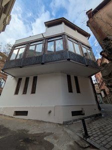 Отдельно стоящее коммерческое помещение, Тбилиси