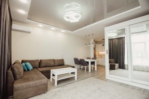 Светлая 1+1 недалеко от Grand Mall, Батуми — 1+1 комн.