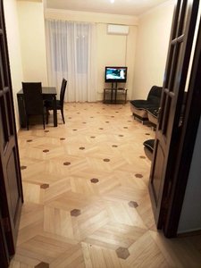 Продается квартира в Тбилиси, Мтацминда, Тбилиси — 2+1 комн.