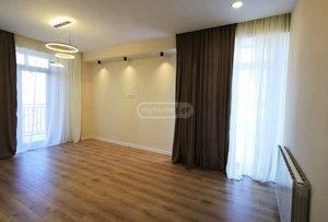 Продается квартира в Тбилиси, Авлабари, Тбилиси — 4+ комн.